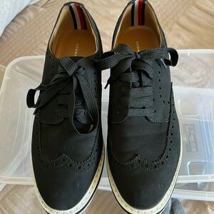 EUC. Worn once. Tommy Hilfiger wingtips